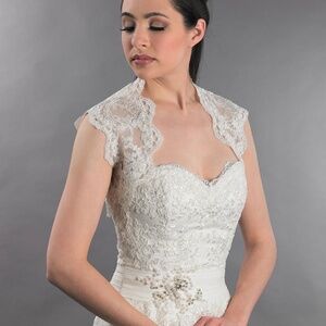 Ivory Lace Wedding Bolero: Sleeveless Bridal Jacket